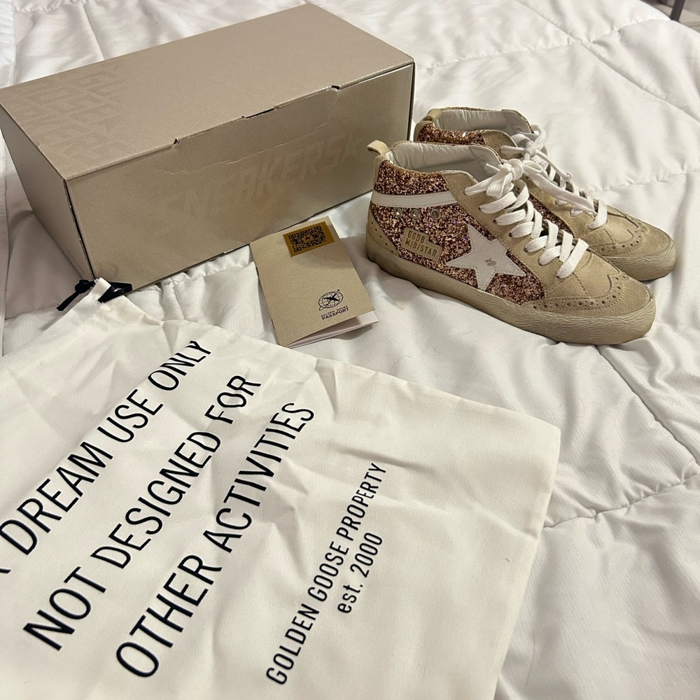 NWT! Golden Goose Women's Mid Star with pink glitter